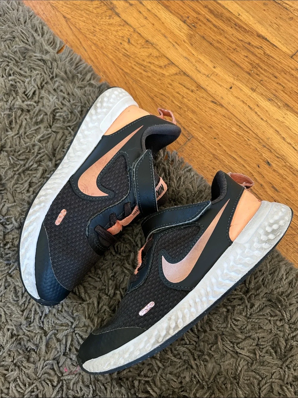 Nike Girl Revolution 5 PSV Velcro Black and Metallic Pink Sneakers Size 13C